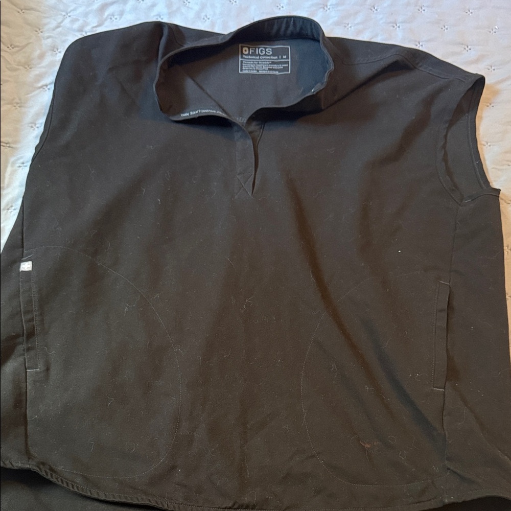 Figs Women's Black Short Sleeve Top